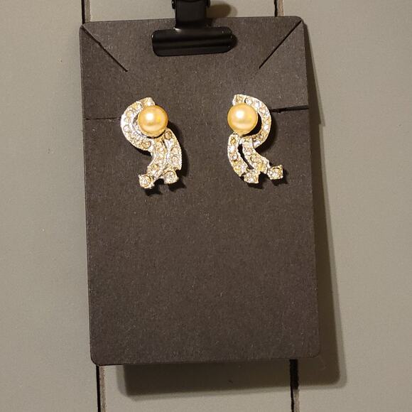 Vintage Japan Rhinestone Cream Pearl Clip-On Earrings Silver Tone Rhinestones - Picture 7 of 13